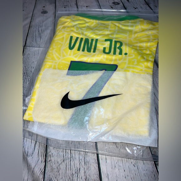Brazil Copa América 2024 Soccer Jersey Vini Jr 7 Nike - Picture 10 of 10